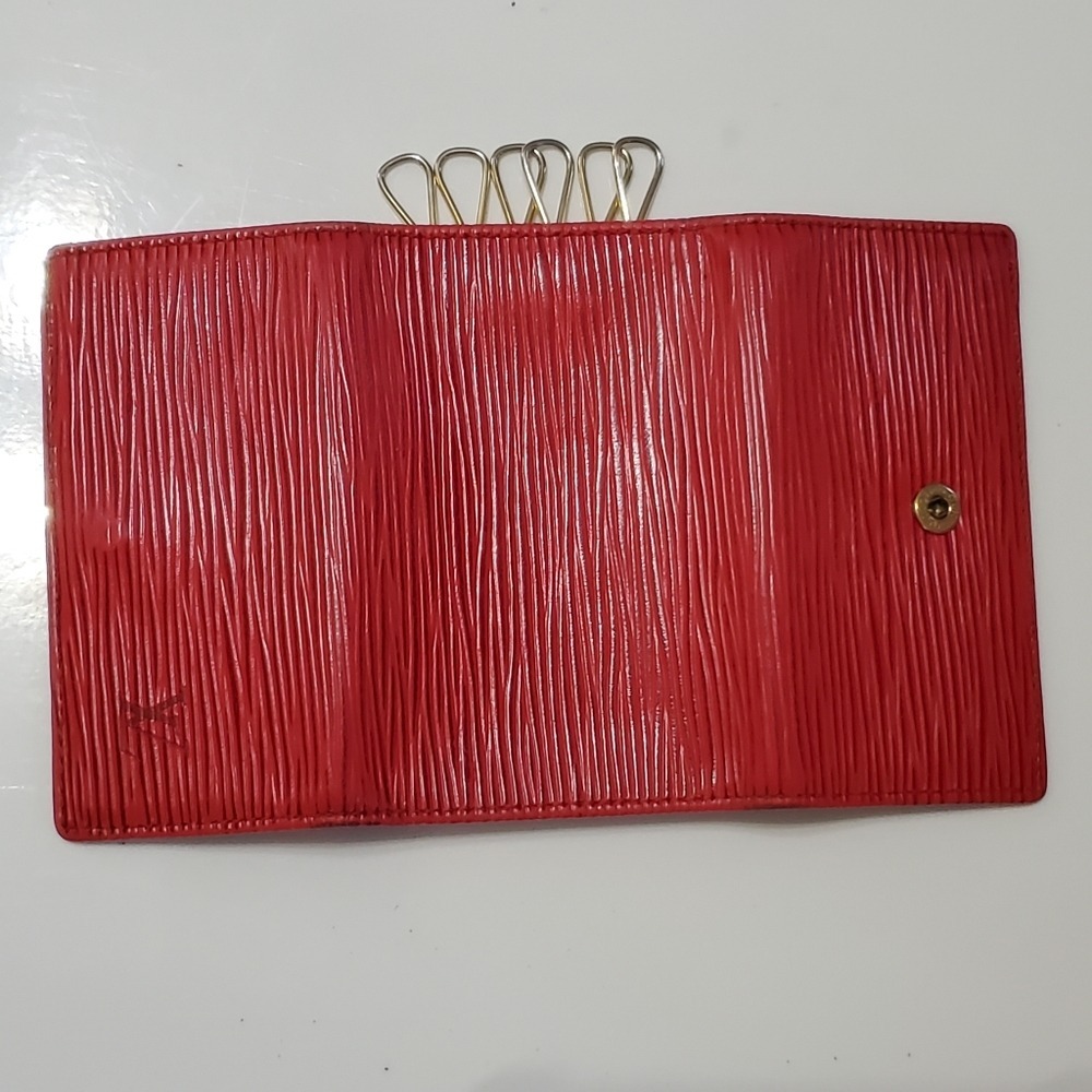 Louis Vuitton Epi Leather 6 Key Holder - Picture 3 of 12